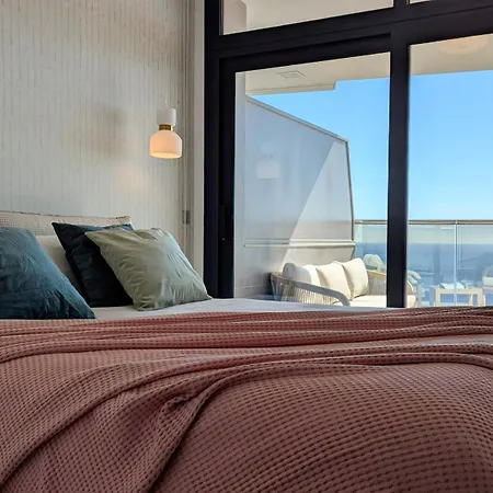 Sunset Cliffs Lovely * בנידורם